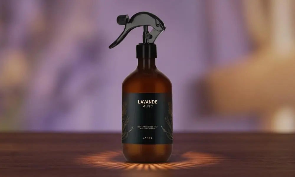 LANSY Lavande Musc home fragrance mist on a warm elegant background.
